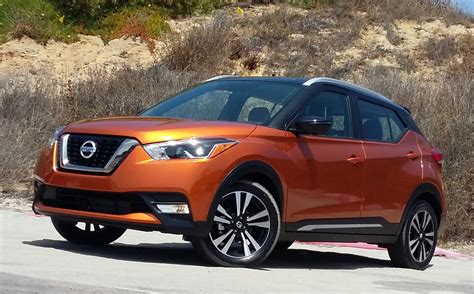 nissan kicks 12